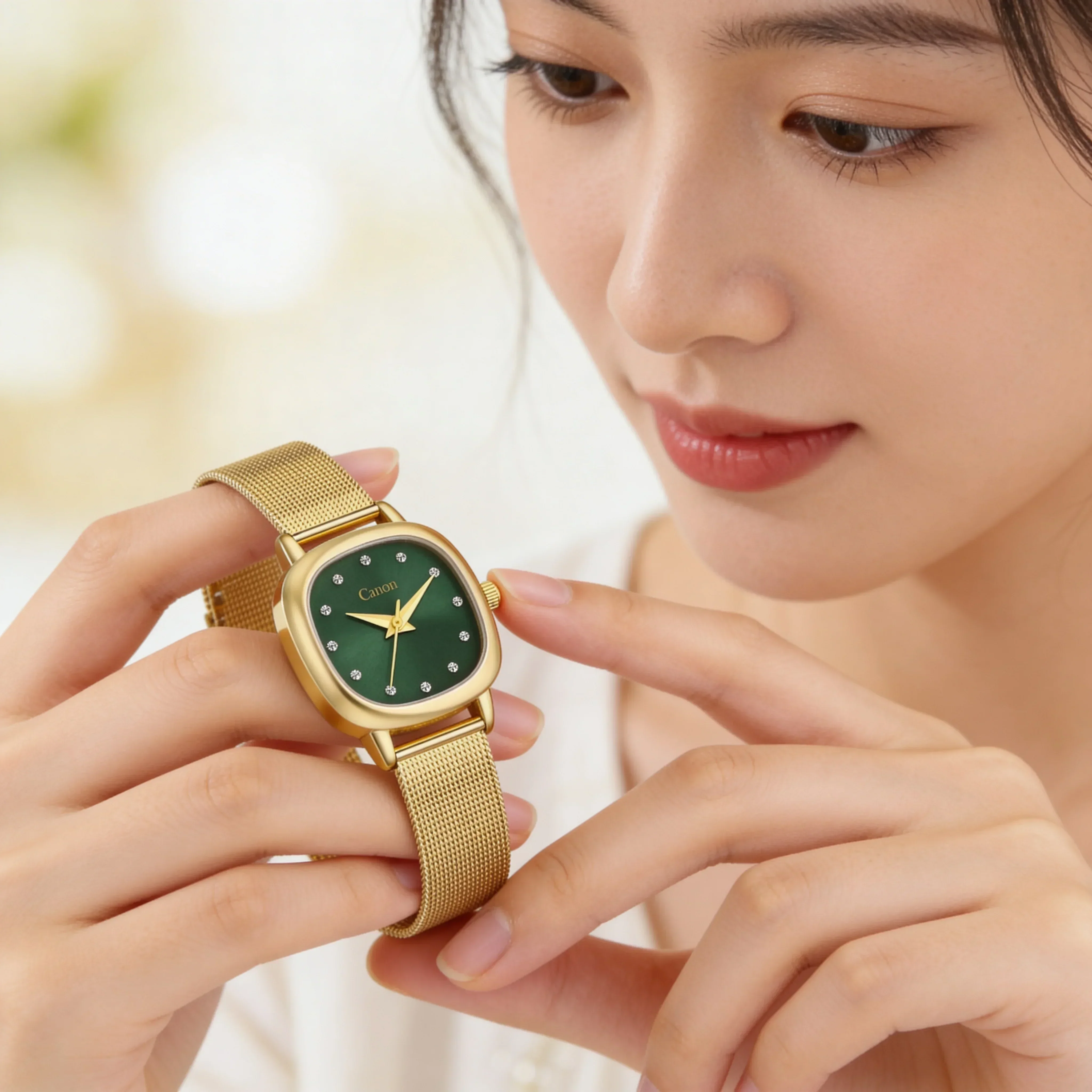 Classic Golden Vintage Watch For Women 452 - Image 3